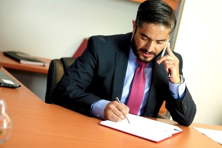 Qualified Distracted Driving Accident Attorney